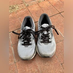 Brooks Glycerin 18 Women’s size 6, light blue